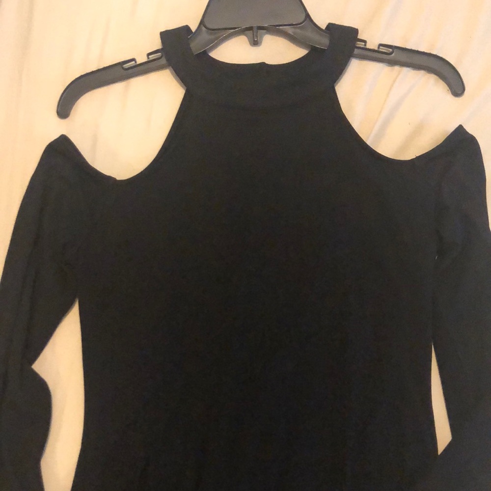 🎁Brand New Cold Shoulder Shirt 🎁